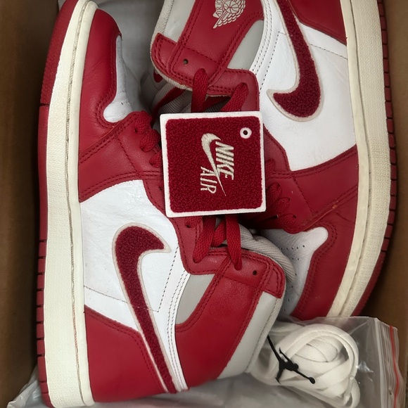 Women Air Jordan 1 Retro Hi OG - Picture 1 of 6